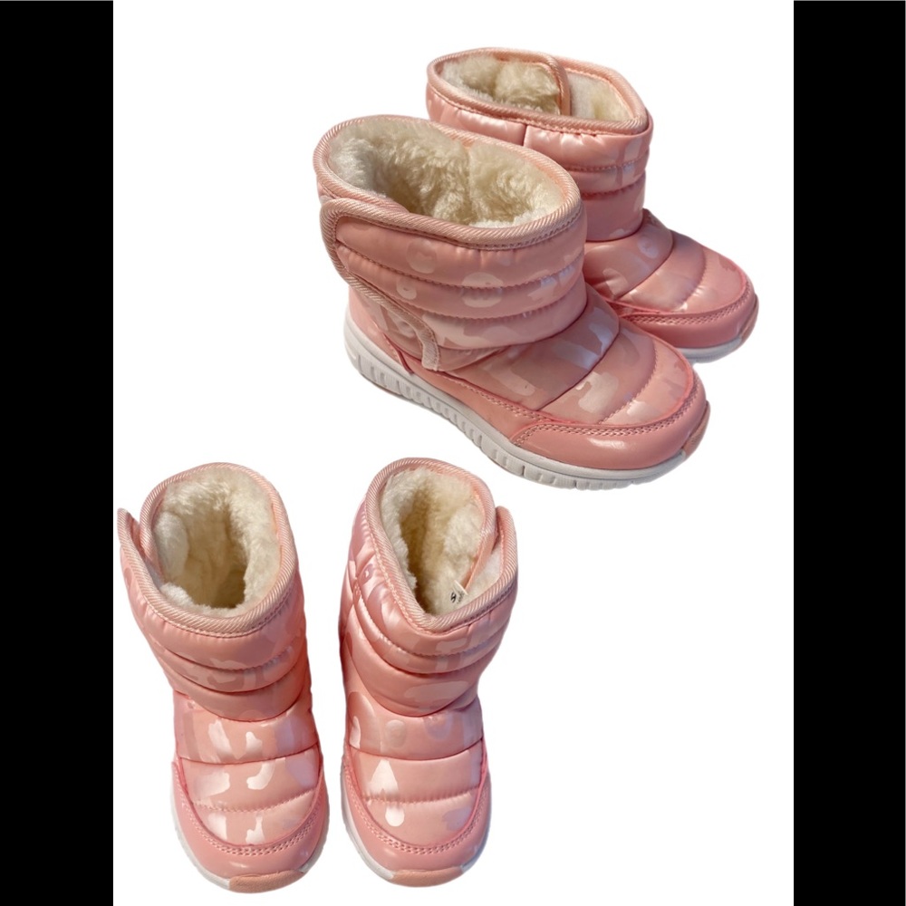 Snow boots